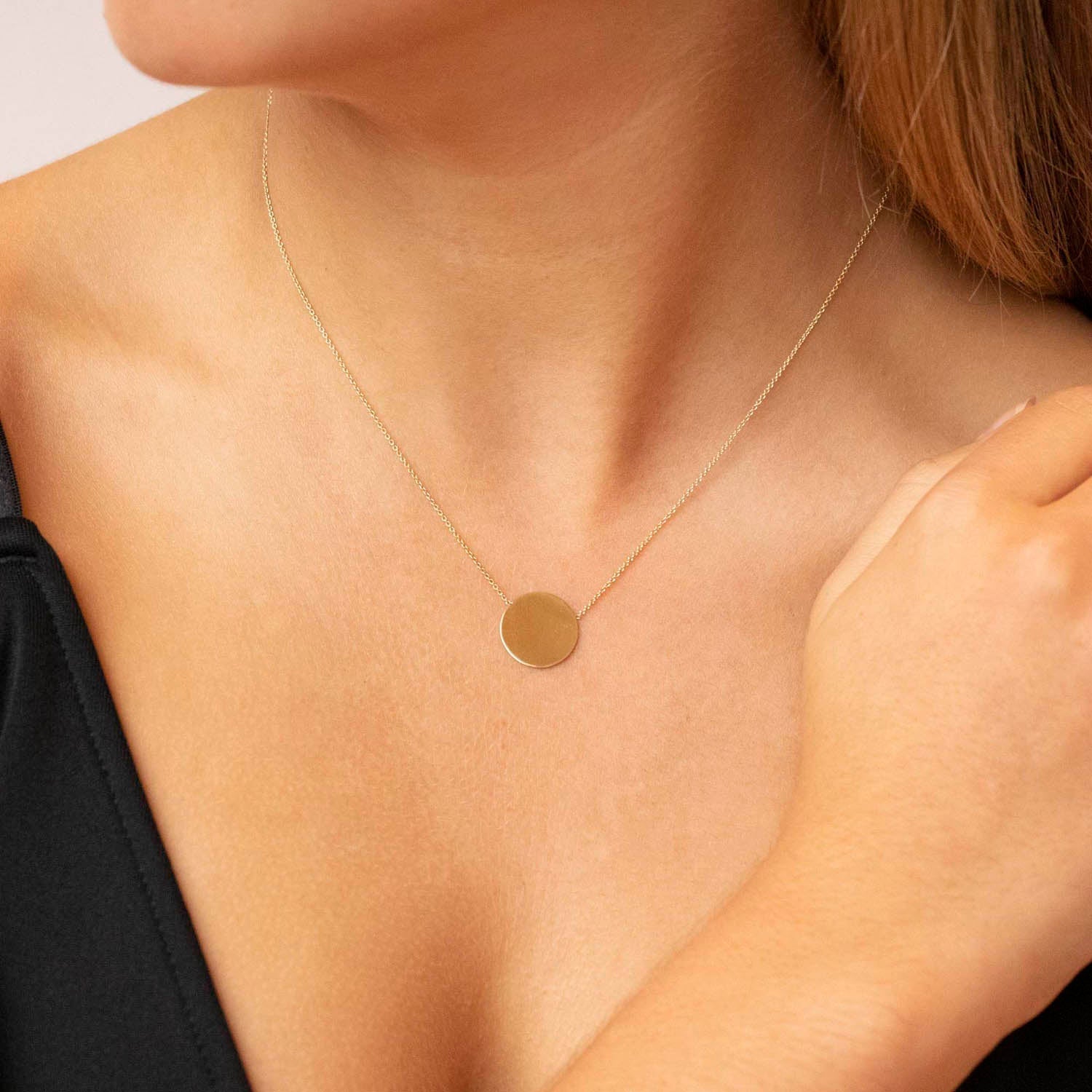 9K Yellow Gold 15mm Disc Pendant Adjustable Necklace 41cm-43cm